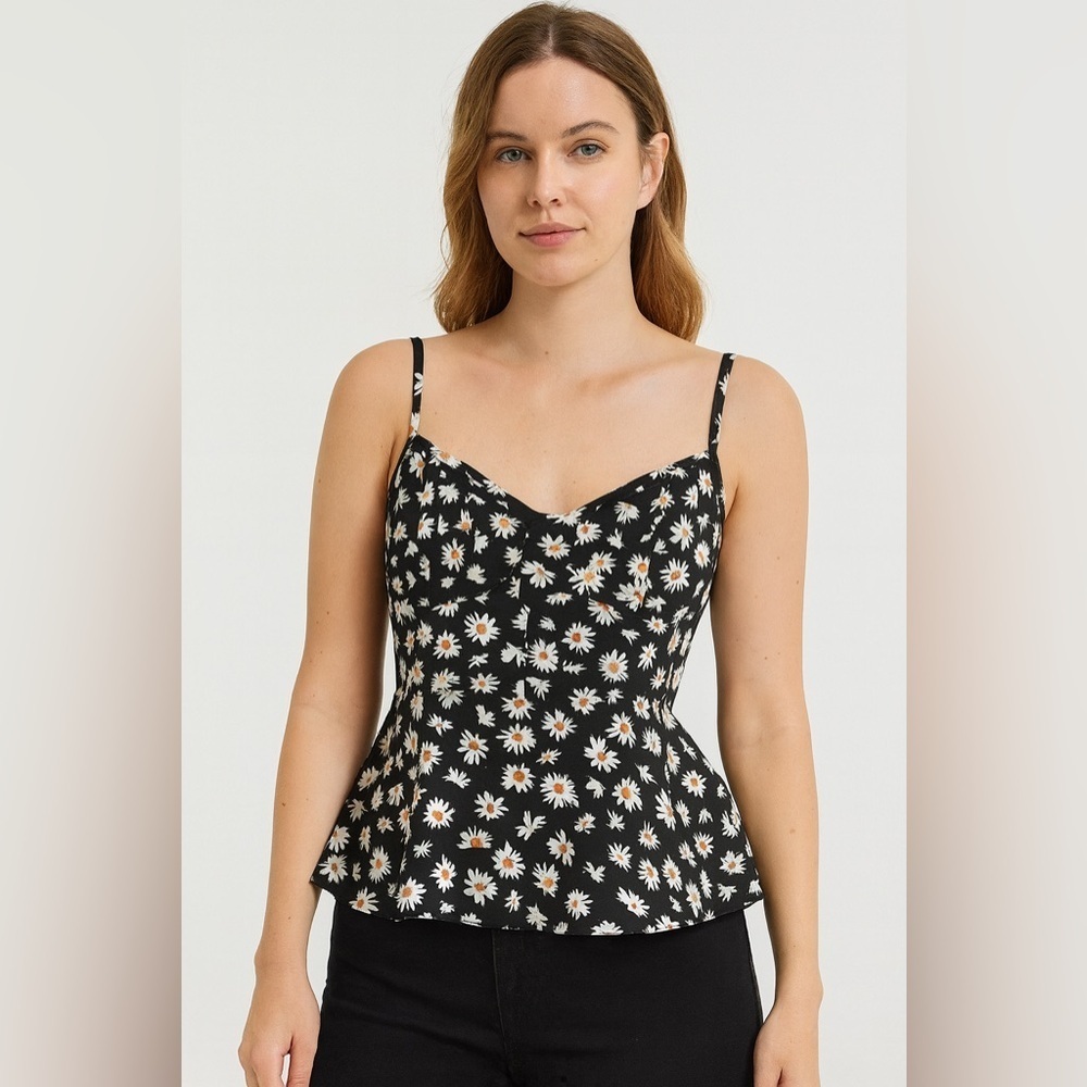 NWT • floral Top RW3